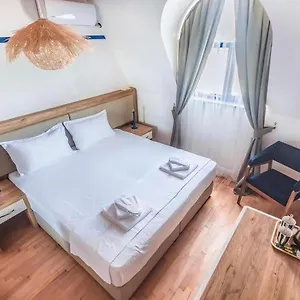 Otel Tebe, Batum